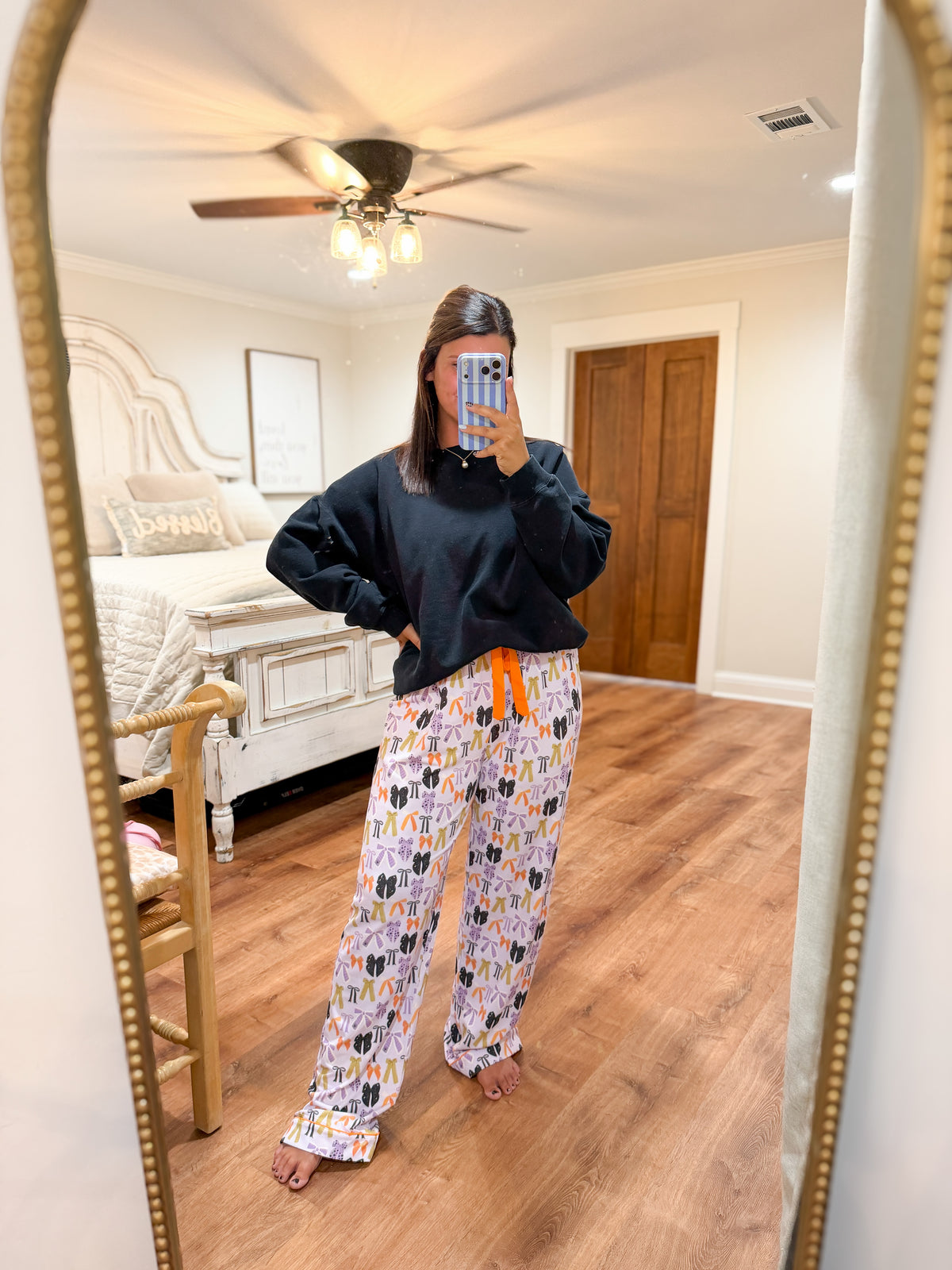 RTS - PUMPKINS & HALLOWEEN - Pumpkins & Halloween Girls Only - Halloween Bows Mom Lounge Pants